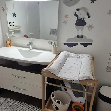 Le Chevreuil Proche La Foux D'allos