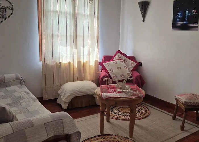 Le Chevreuil Proche La Foux D'allos *